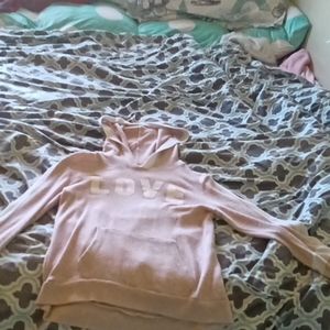 Long sleeve shirt (it's thin)